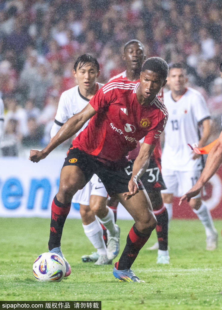 奥斯梅恩点头曼联！夏窗豪赌非洲第一锋霸，红魔复兴真要靠他？